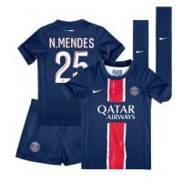 Billiga Paris Saint-Germain Nuno Mendes #25 Barnkläder Hemma fotbollskläder till baby 2024-25 Kortärmad (+ Korta byxor)